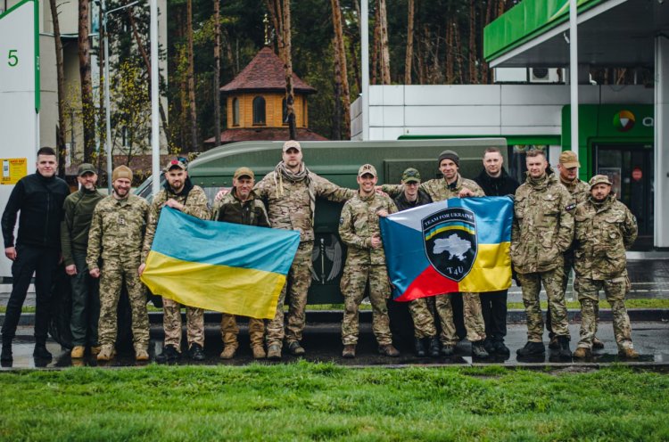 28.4.2023 - Czech volunteers handed over medical evacuation vehicle to Ukraine’s Armed Forces