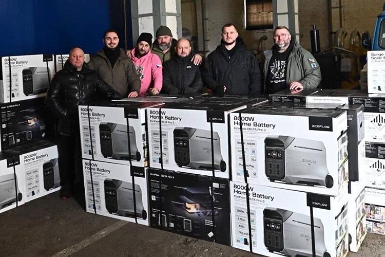 19.1.2026 - Předali jsme 60 vysokokapacitních bateriových stanic