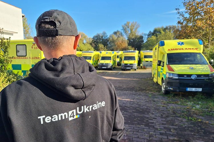 15.10.2024 - od Středočeské záchranky jsme obdrželi 8 sanitních vozů