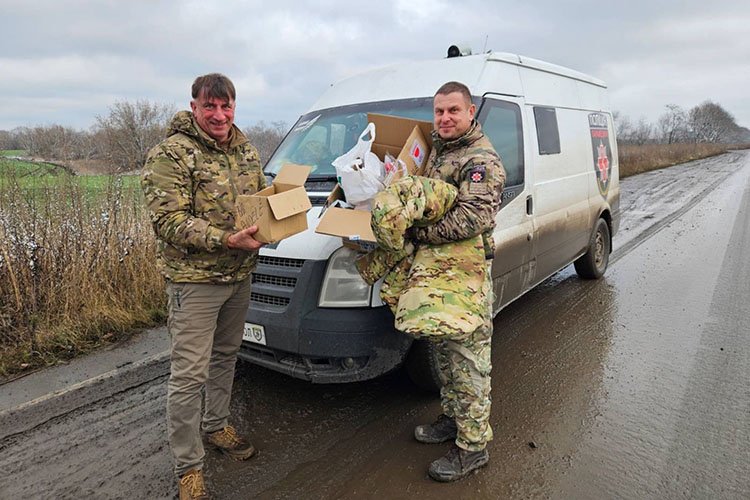 13/12/2023 - CNN iPrima - Czech footage from Ukraine: Ambulances as a target, shrapnel pulled from children and strollers in the rumble of artillery