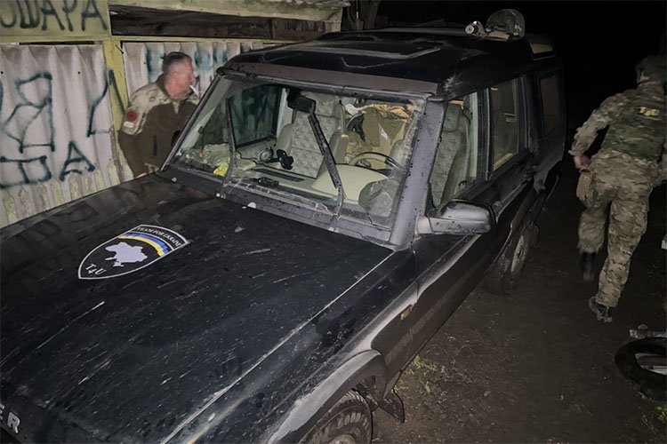 27/04/2023 - Bandages, bandages, but also Land Rover. Volunteers from the Czech Republic brought nine million worth of aid to Ukraine