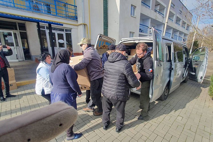 Підтримка Чорновицького дитячого будинку та будинку престарілих